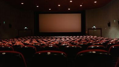 Woman Laughs At Movie Scene In Theatre, Annoyed Man Hits Her With Pizza Pan
