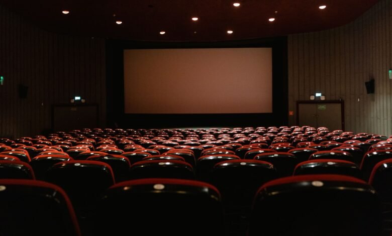 Woman Laughs At Movie Scene In Theatre, Annoyed Man Hits Her With Pizza Pan